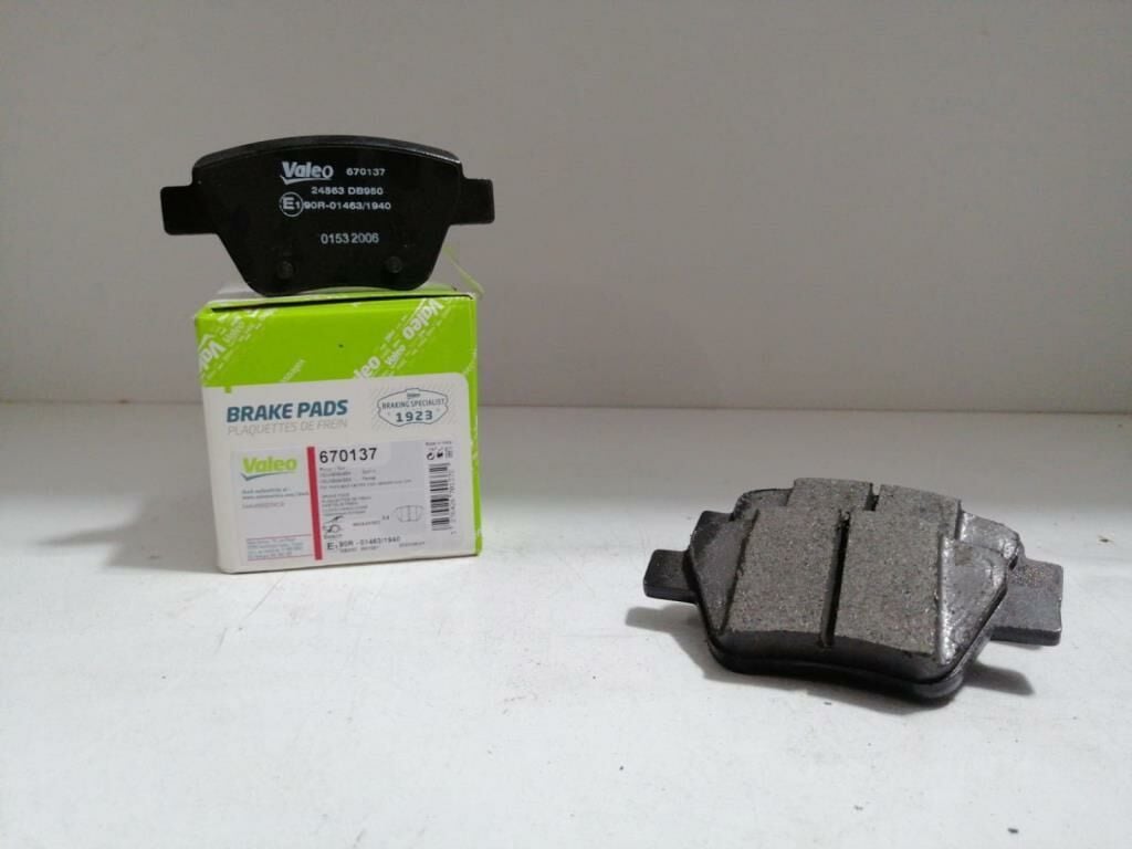 VALEO FREN BALATASI ARKA CADDY 11-15 GOLF 09-13 PASSAT 13-15 LEON 06-13 OCTAVIA