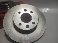 BRAXIS FREN DİSKİ ÖN LOGAN 04- SANDERO 08- TWINGO II 1.2 1.4 1.5 DCI 1.6 ABS Lİ